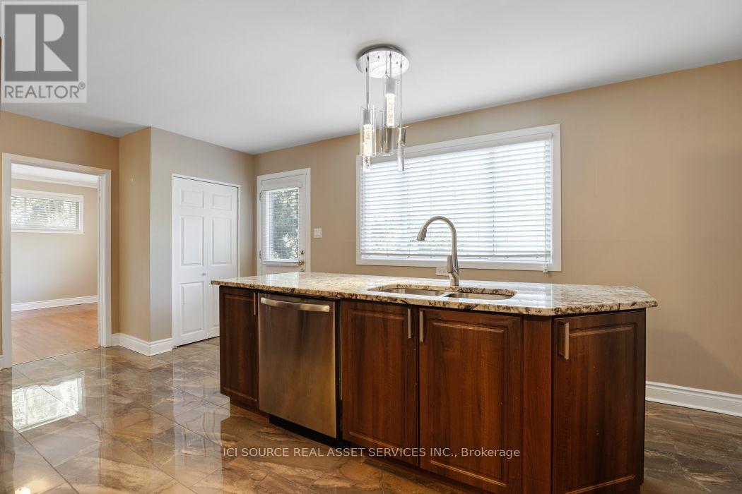 1371 Kilborn Avenue, Ottawa, ON - Indoor Photo Showing Kitchen With Double Sink