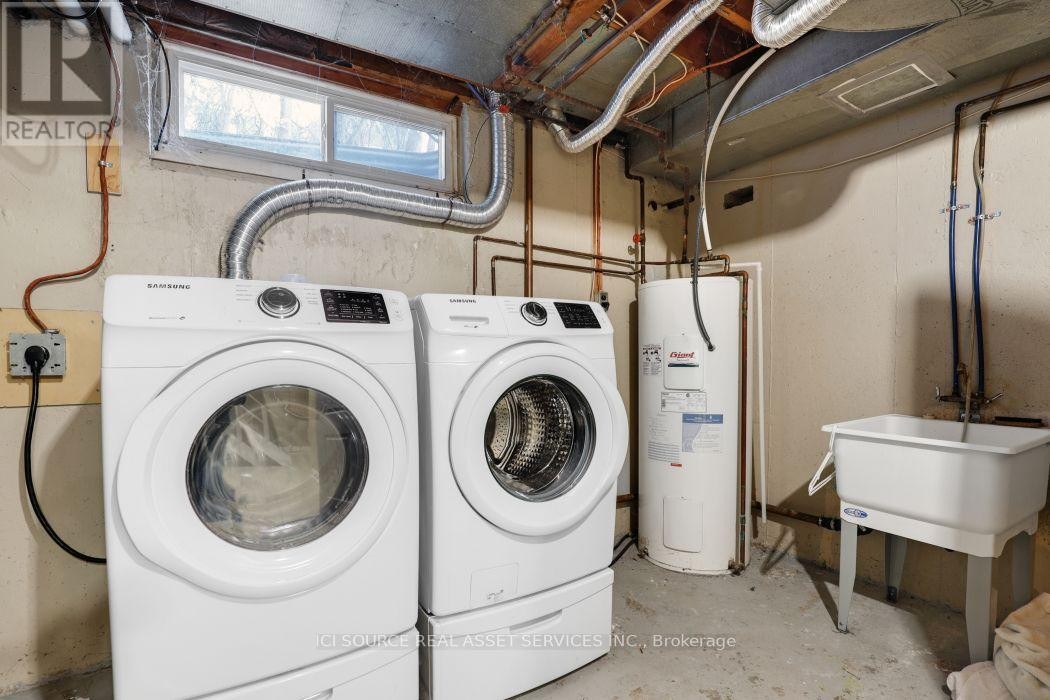 1371 Kilborn Avenue, Ottawa, ON - Indoor Photo Showing Laundry Room
