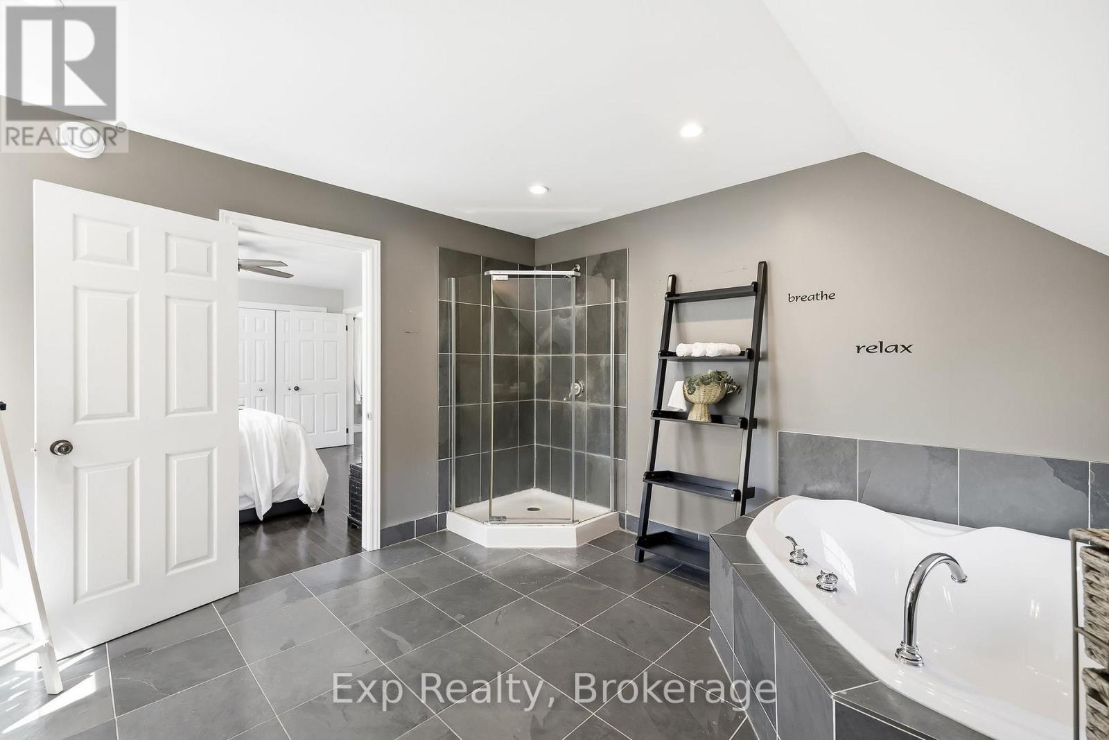 897 Dingman Road, Cramahe, ON - Indoor Photo Showing Bathroom