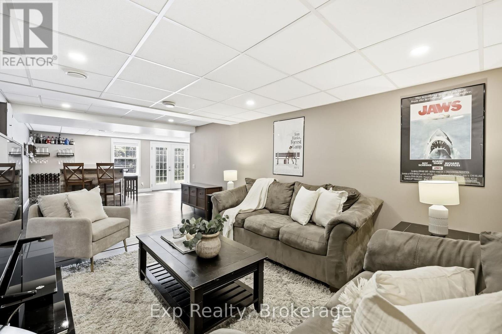 897 Dingman Road, Cramahe, ON - Indoor Photo Showing Living Room