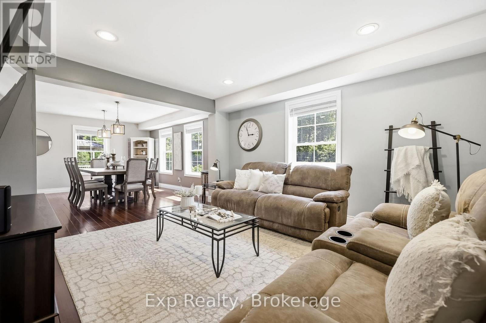 897 Dingman Road, Cramahe, ON - Indoor Photo Showing Living Room