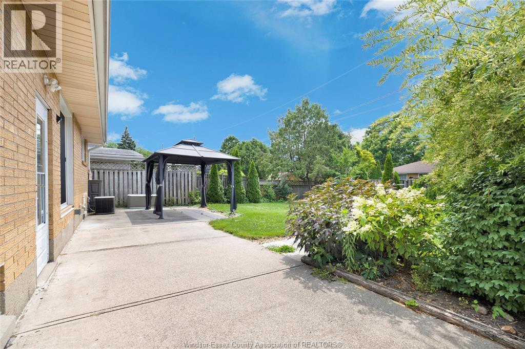 465 Christopher, Windsor, ON - Outdoor