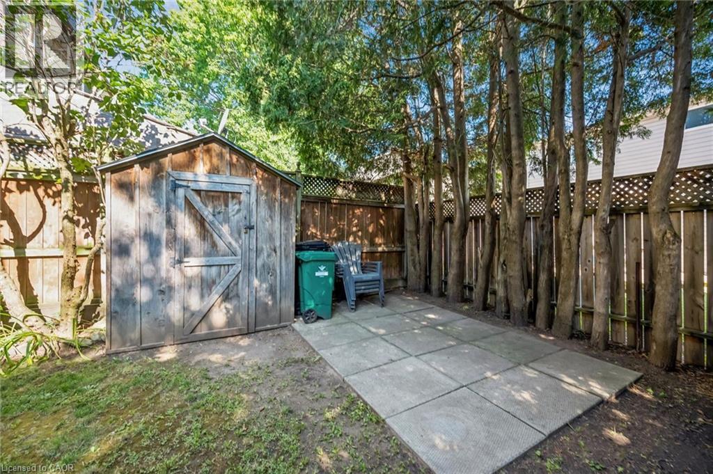 Wood storage shed and paved patio area - 460 Parkview Crescent, Cambridge, ON - Outdoor