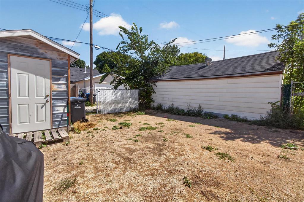 389 Harbison Avenue W, Winnipeg, MB - Outdoor