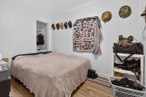 389 Harbison Avenue W, Winnipeg, MB - Indoor Photo Showing Bedroom