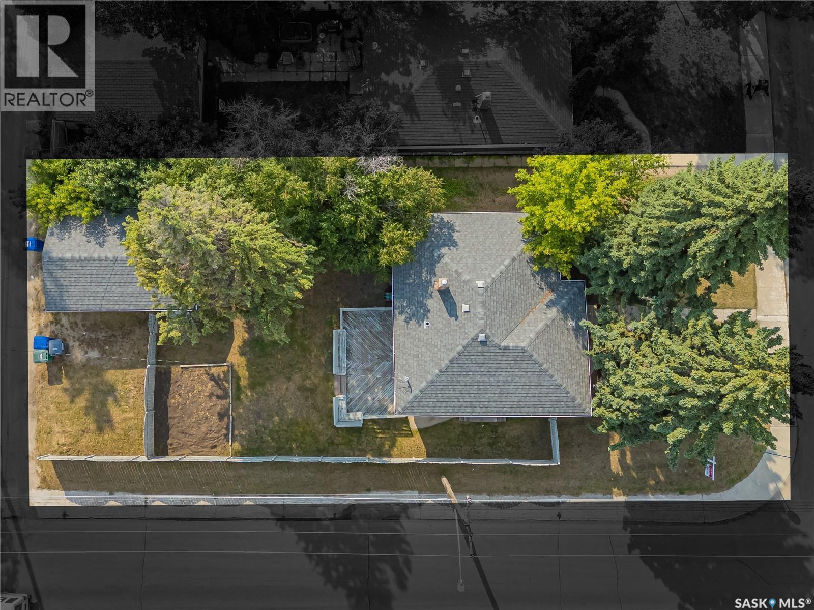 928 1St Street E, Saskatoon, SK -