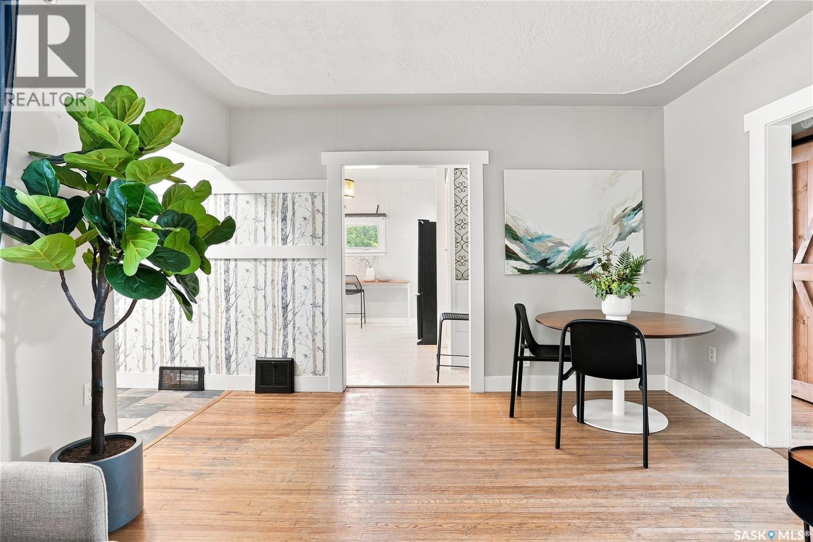 928 1St Street E, Saskatoon, SK - Indoor