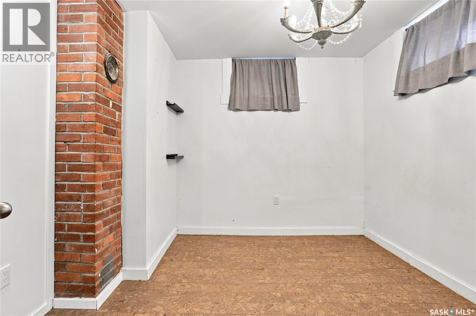 928 1St Street E, Saskatoon, SK - Indoor Photo Showing Other Room