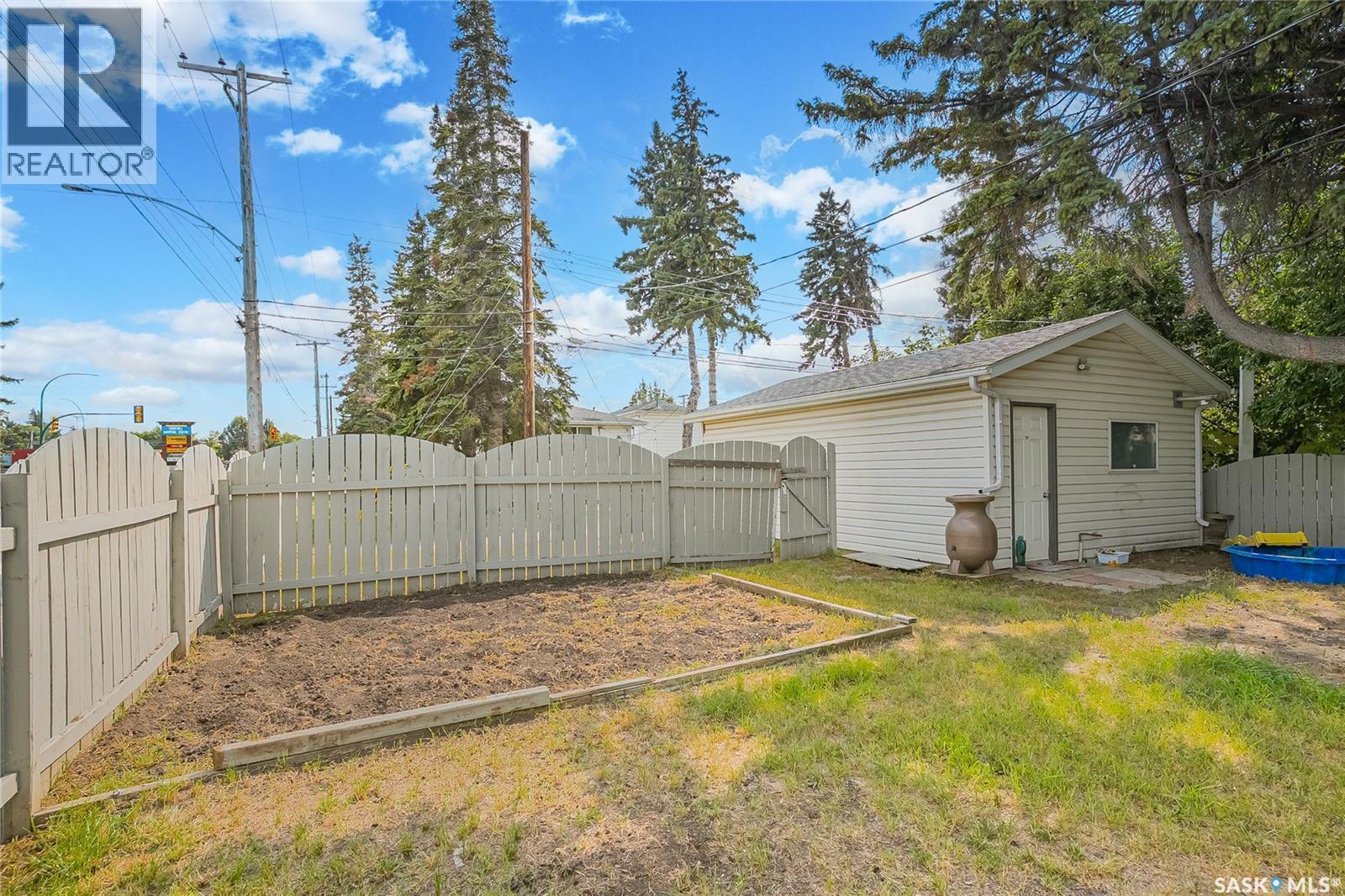 928 1St Street E, Saskatoon, SK - Outdoor