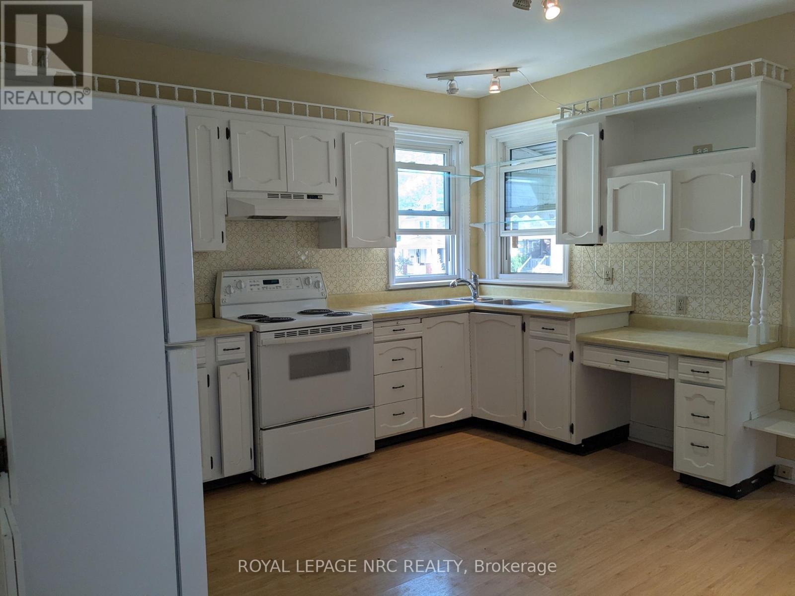 Large Front Window - Upper - 187 Neff Street, Port Colborne (Main Street), ON - Indoor Photo Showing Kitchen