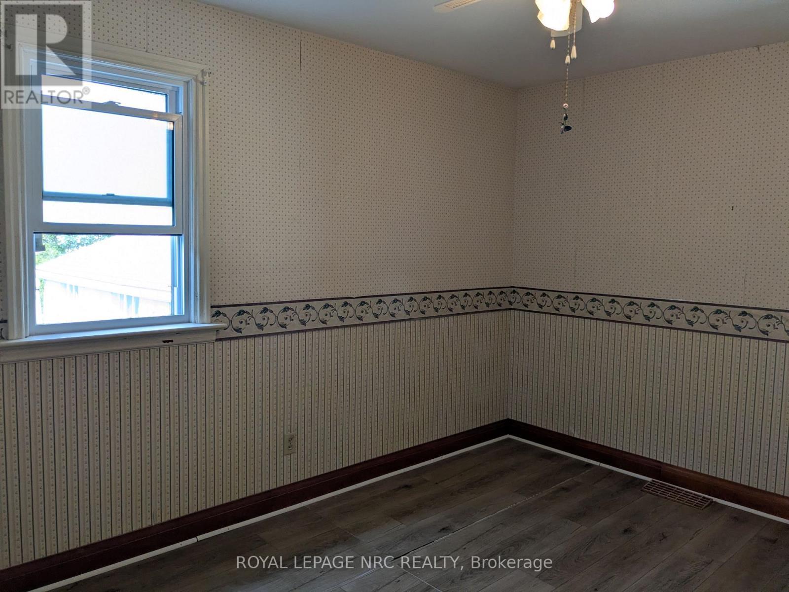 Bedroom 2 - Upper - 187 Neff Street, Port Colborne (Main Street), ON - Indoor Photo Showing Other Room