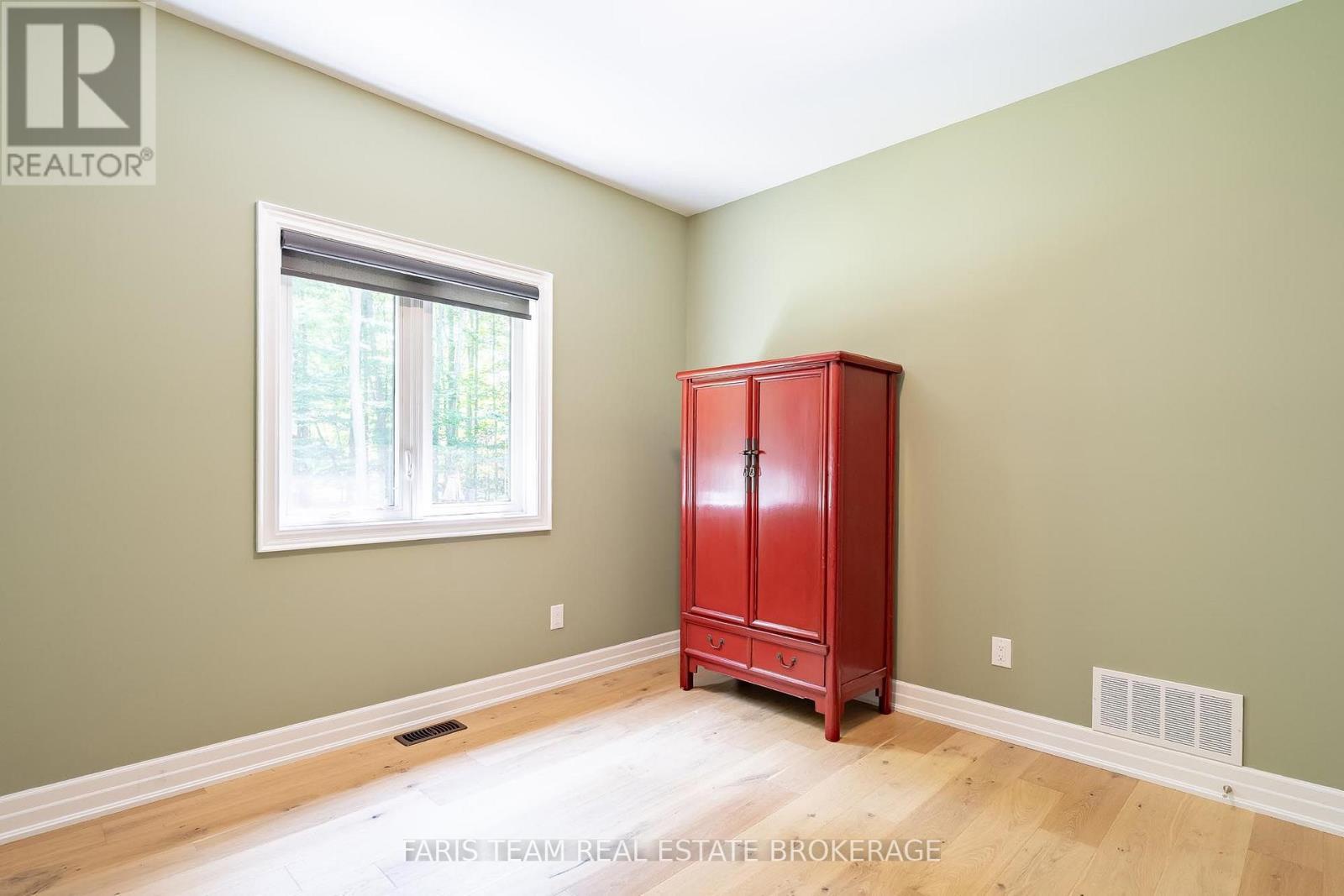 41 Tall Pines Drive, Tiny, ON - Indoor