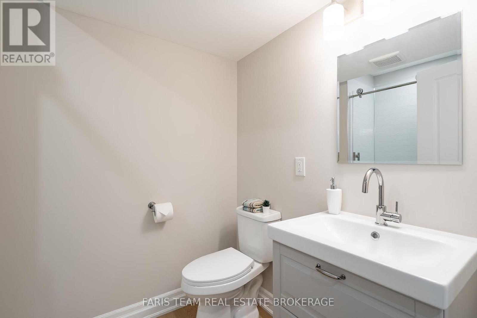 41 Tall Pines Drive, Tiny, ON - Indoor Photo Showing Bathroom