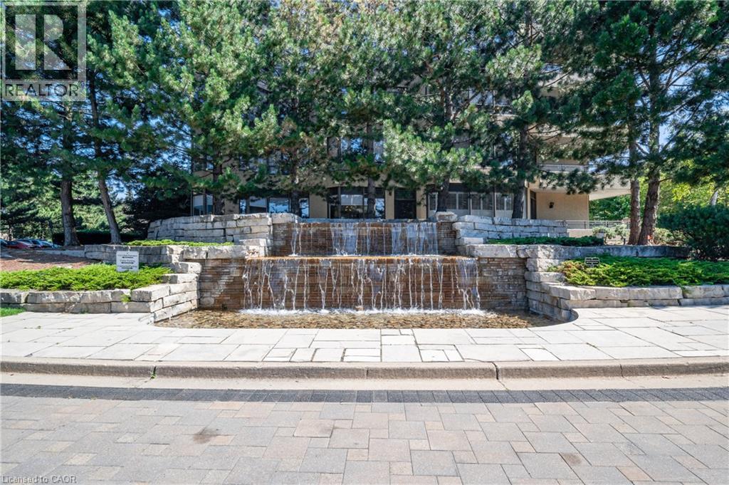 6 Willow Street Unit# 802, Waterloo, ON - Outdoor