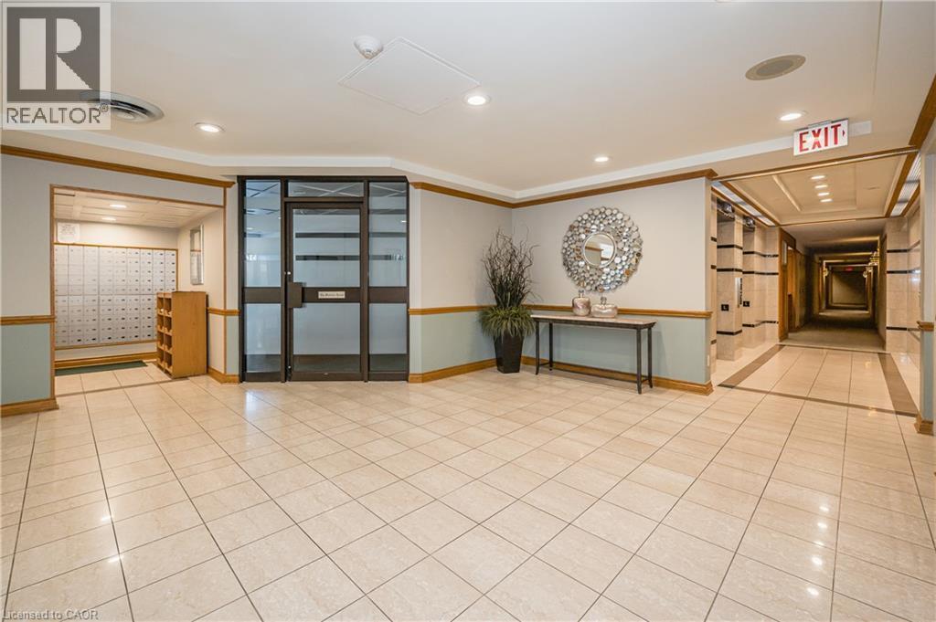 6 Willow Street Unit# 802, Waterloo, ON - Indoor Photo Showing Other Room