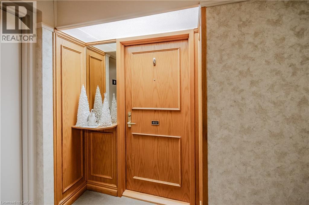 6 Willow Street Unit# 802, Waterloo, ON - Indoor Photo Showing Other Room