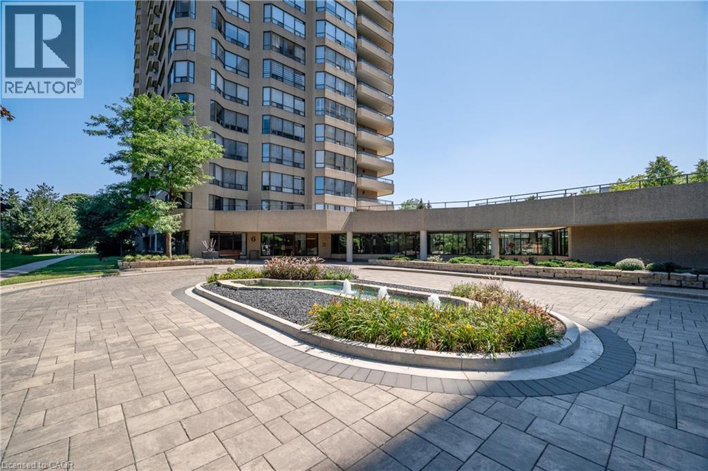 6 Willow Street Unit# 802, Waterloo, ON - Outdoor