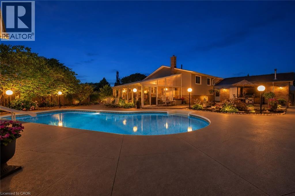 21 Samuel Road, Grimsby, ON - Outdoor With In Ground Pool With Backyard