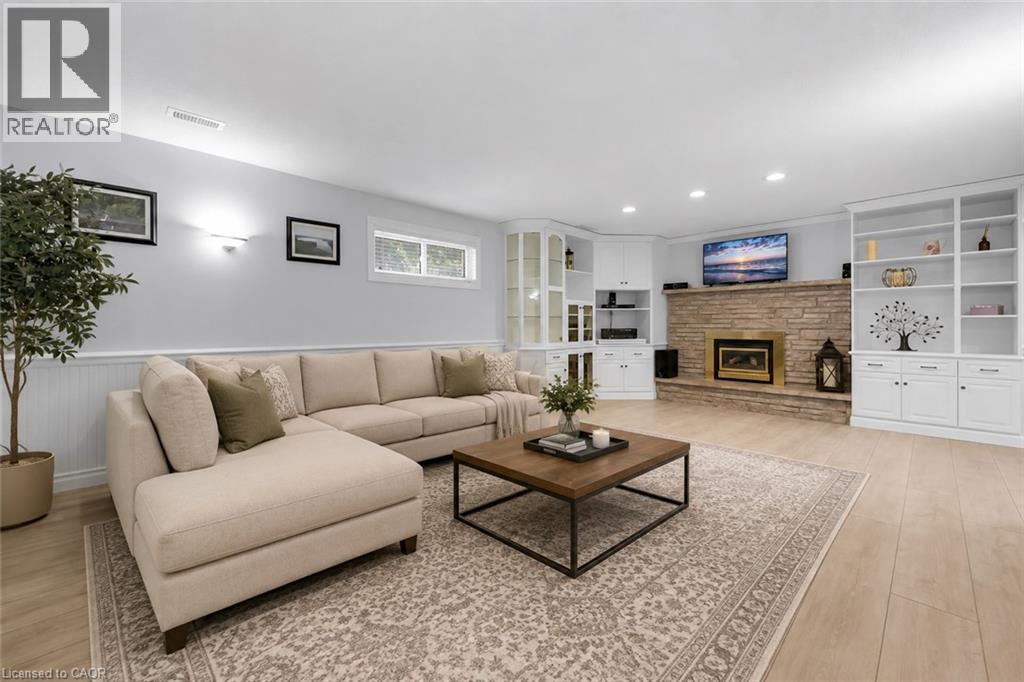 21 Samuel Road, Grimsby, ON - Indoor Photo Showing Living Room With Fireplace