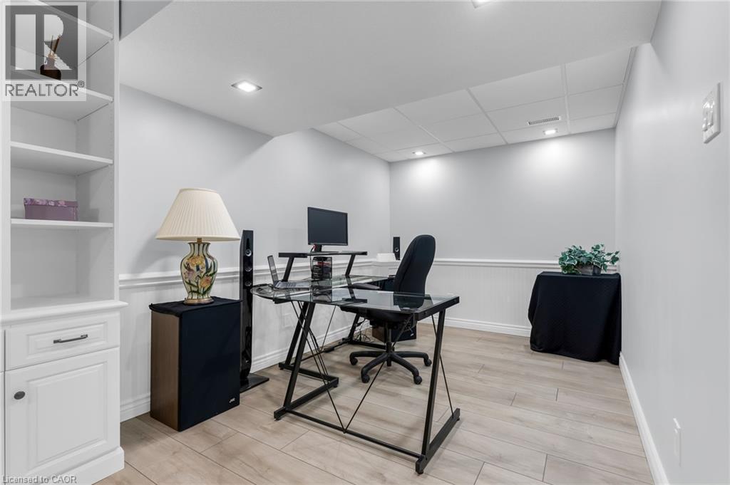21 Samuel Road, Grimsby, ON - Indoor Photo Showing Office