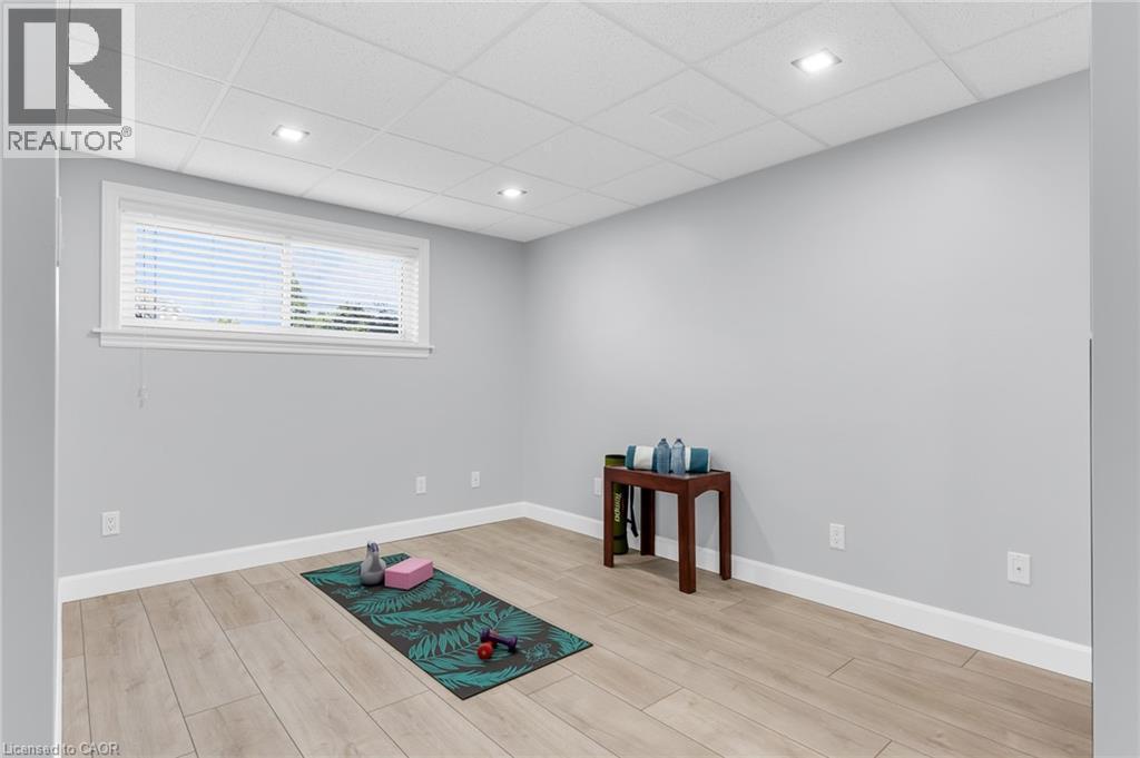 21 Samuel Road, Grimsby, ON - Indoor Photo Showing Other Room