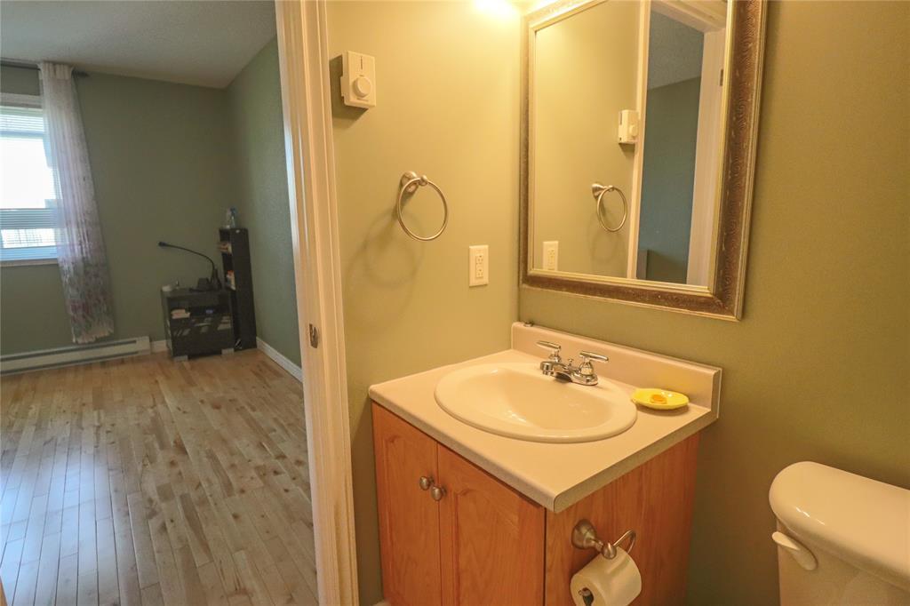 2 Kilmory Place, St. John'S, NL - Indoor Photo Showing Bathroom