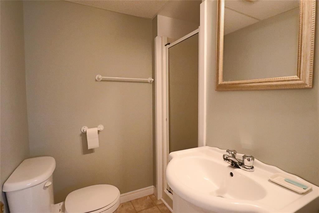 2 Kilmory Place, St. John'S, NL - Indoor Photo Showing Bathroom