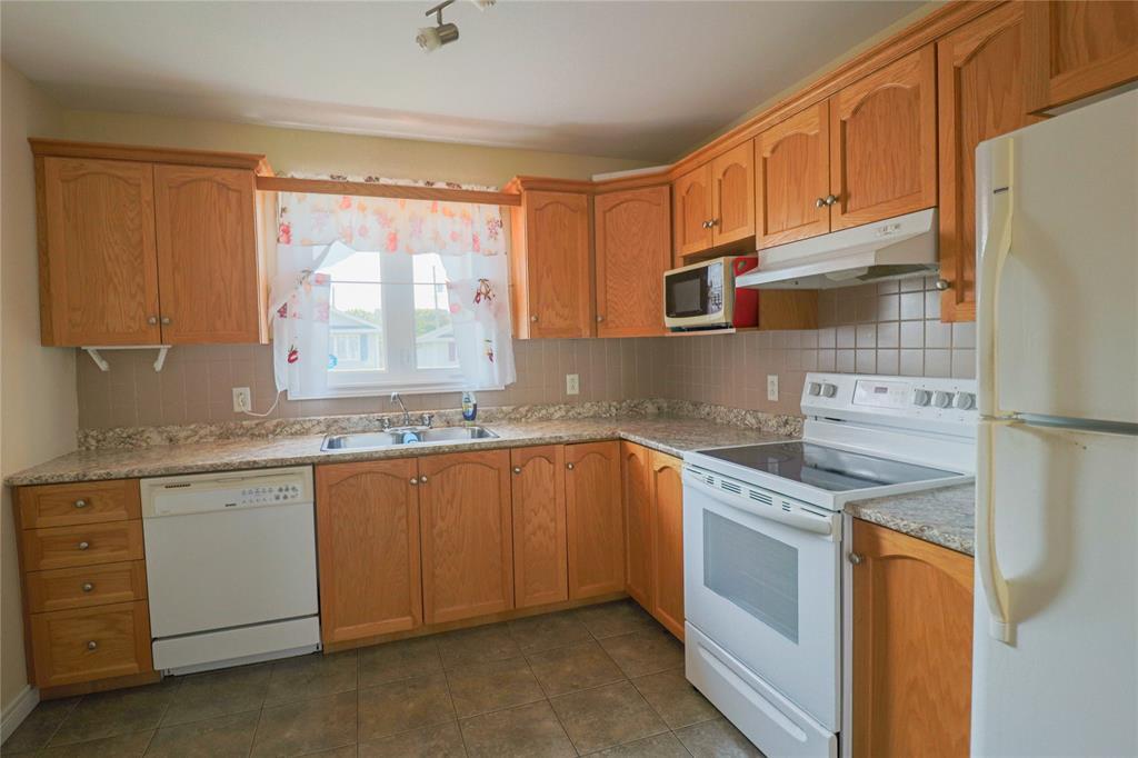 2 Kilmory Place, St. John'S, NL - Indoor Photo Showing Kitchen With Double Sink