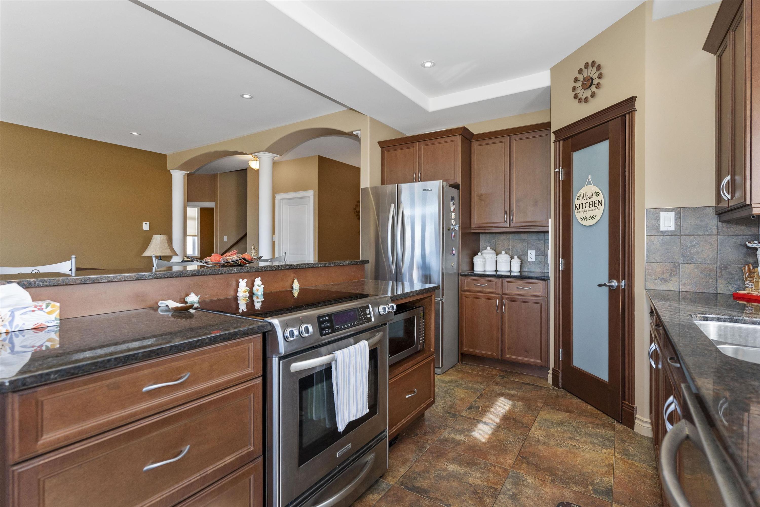 706 Weiler Boulevard, Thunder Bay, ON - Indoor Photo Showing Kitchen