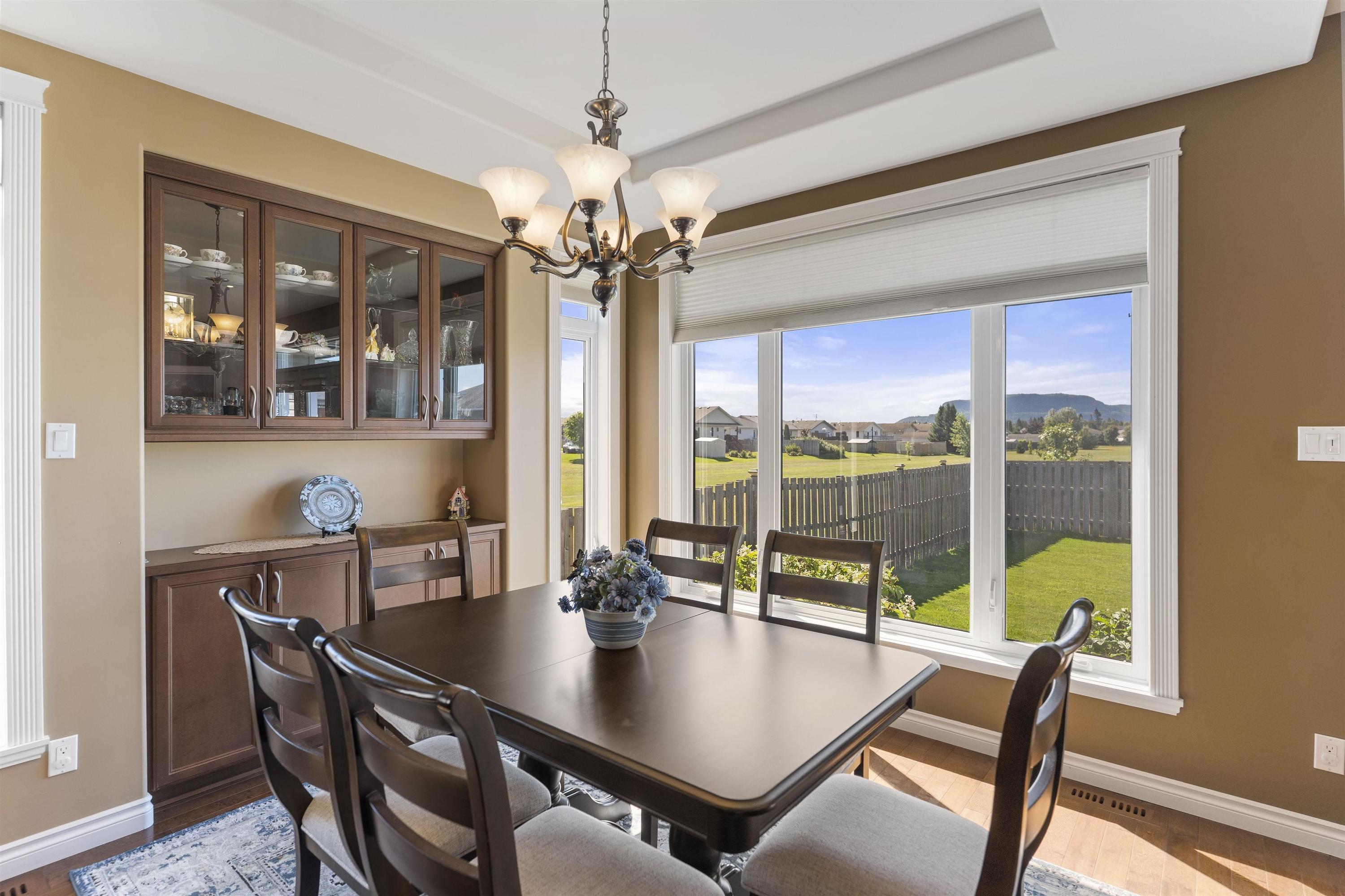 706 Weiler Boulevard, Thunder Bay, ON - Indoor Photo Showing Dining Room