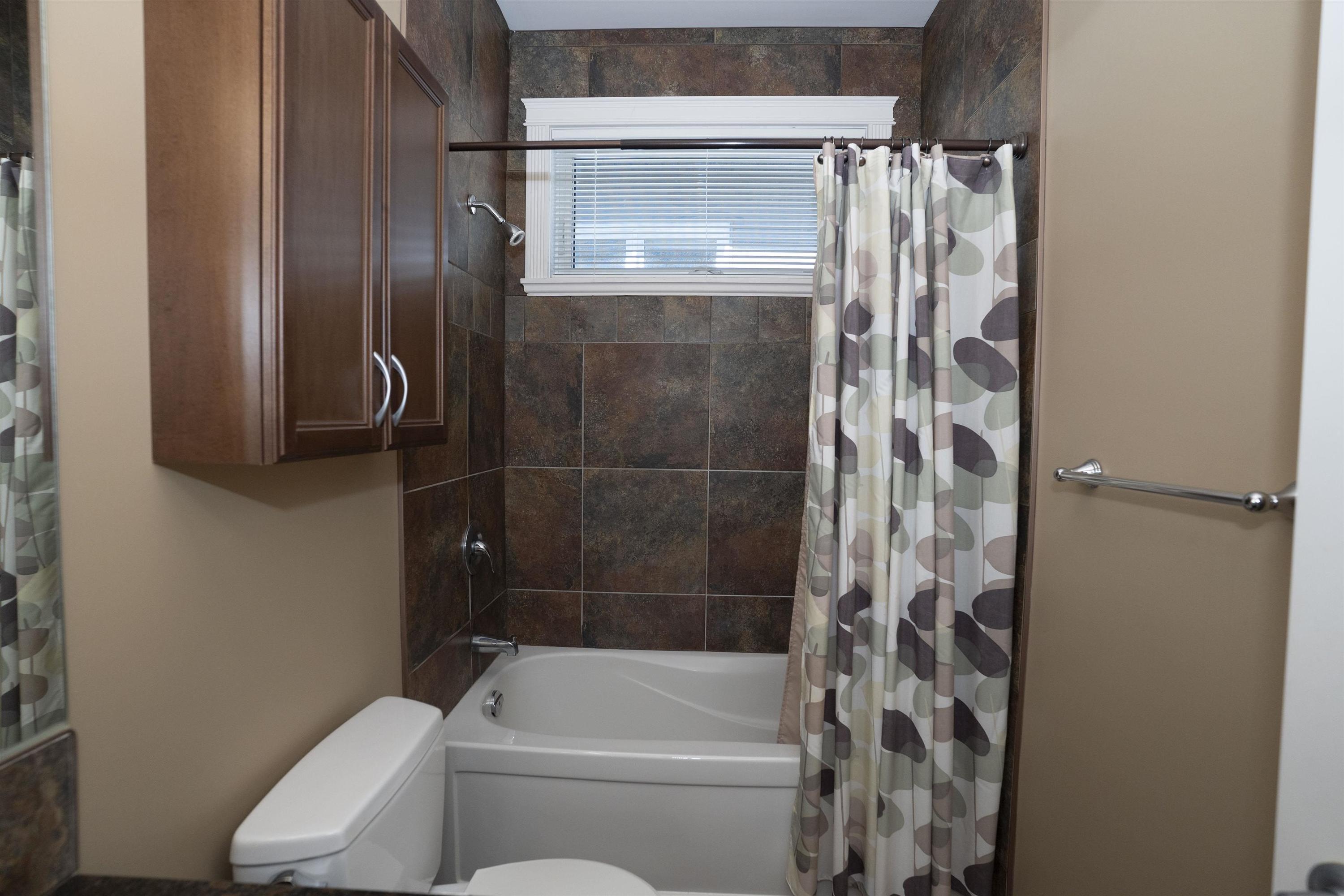 706 Weiler Boulevard, Thunder Bay, ON - Indoor Photo Showing Bathroom