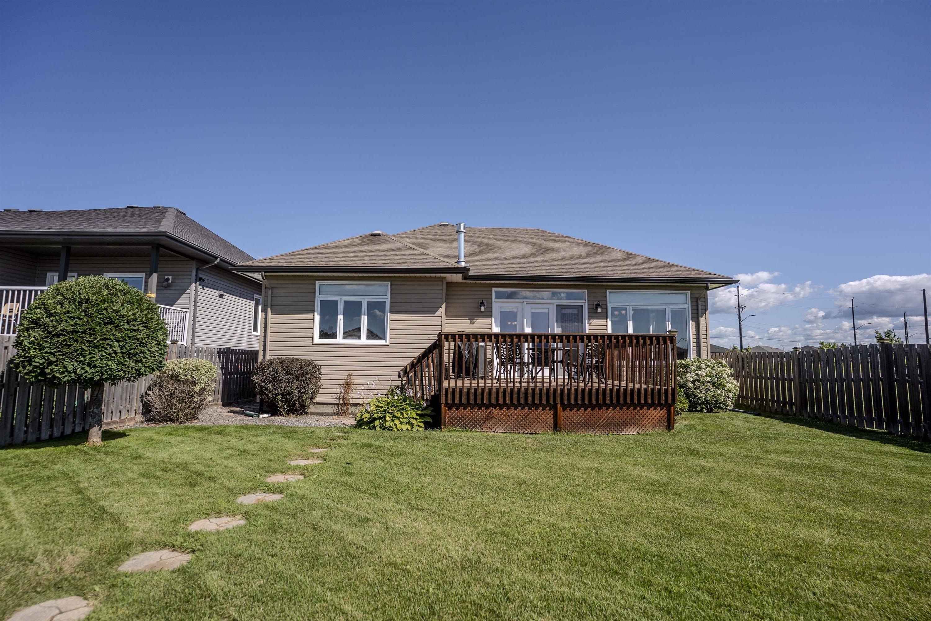 706 Weiler Boulevard, Thunder Bay, ON - Outdoor With Deck Patio Veranda