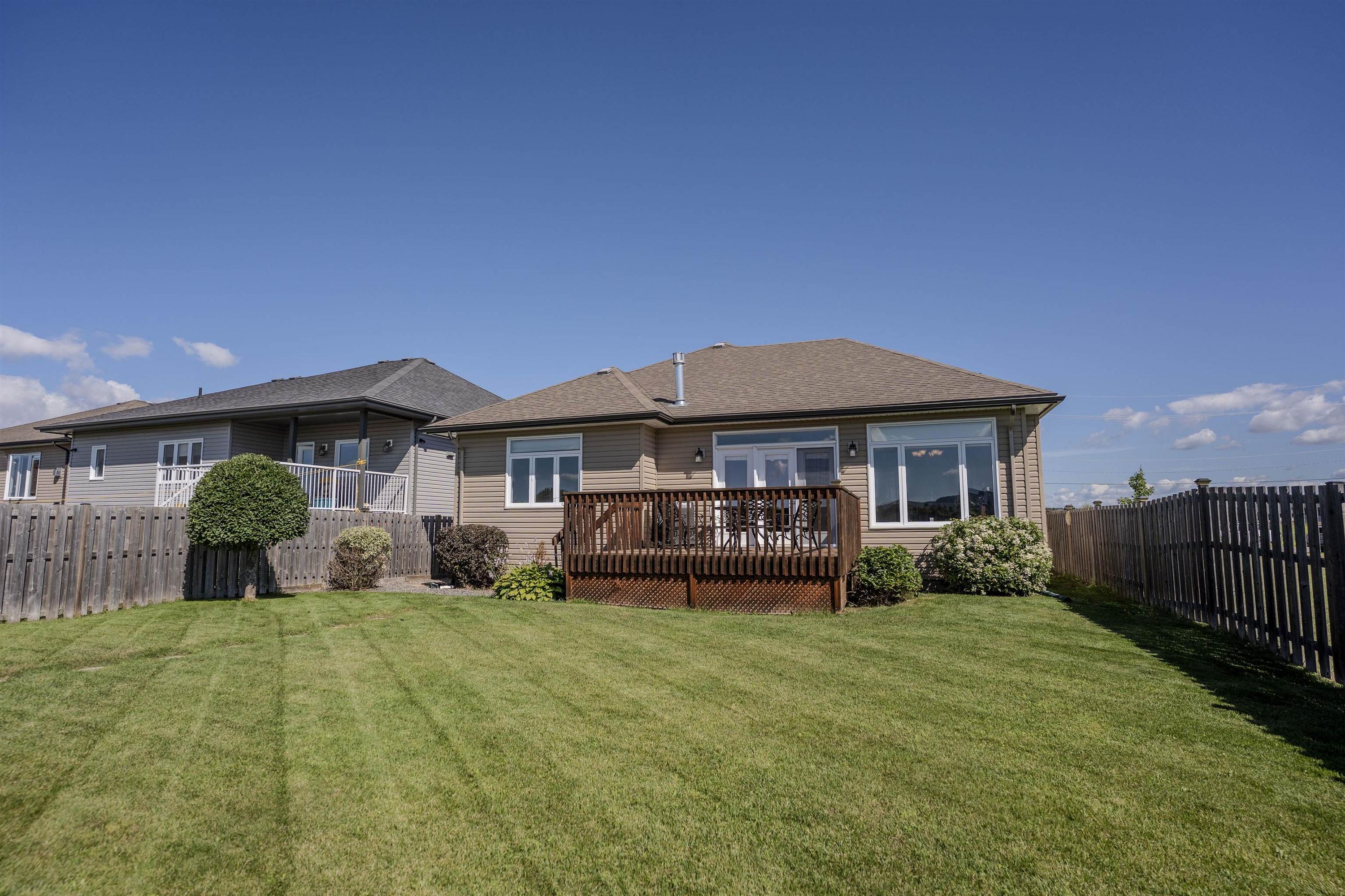 706 Weiler Boulevard, Thunder Bay, ON - Outdoor With Deck Patio Veranda