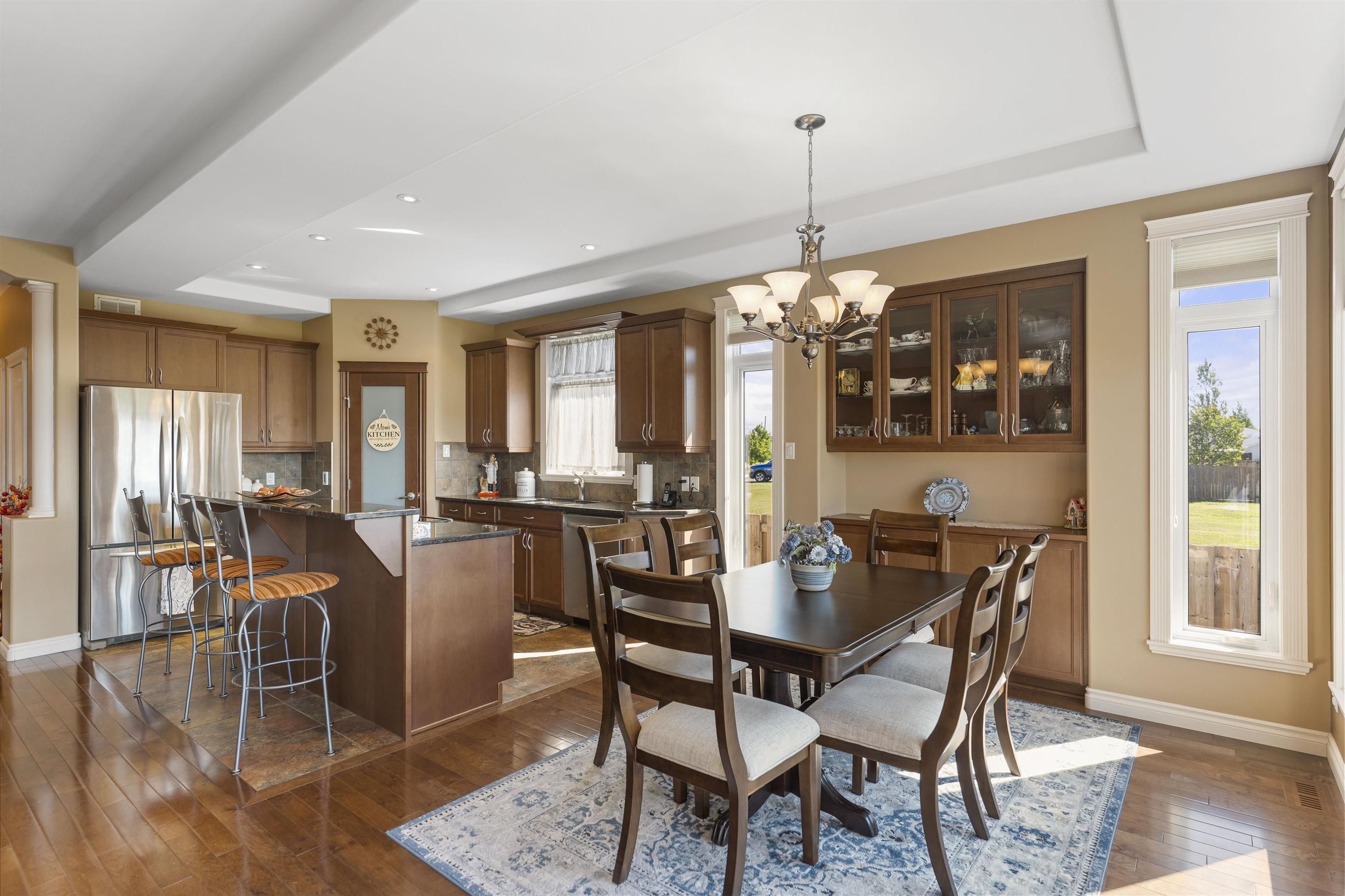 706 Weiler Boulevard, Thunder Bay, ON - Indoor Photo Showing Dining Room