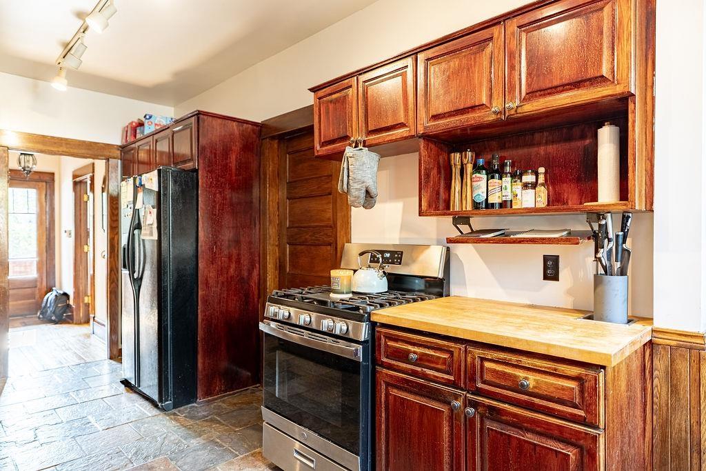 637 Catherine St., Thunder Bay, ON - Indoor Photo Showing Kitchen