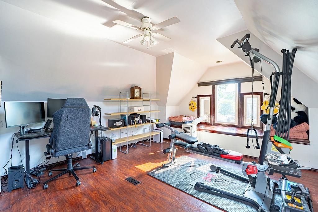 637 Catherine St., Thunder Bay, ON - Indoor Photo Showing Gym Room