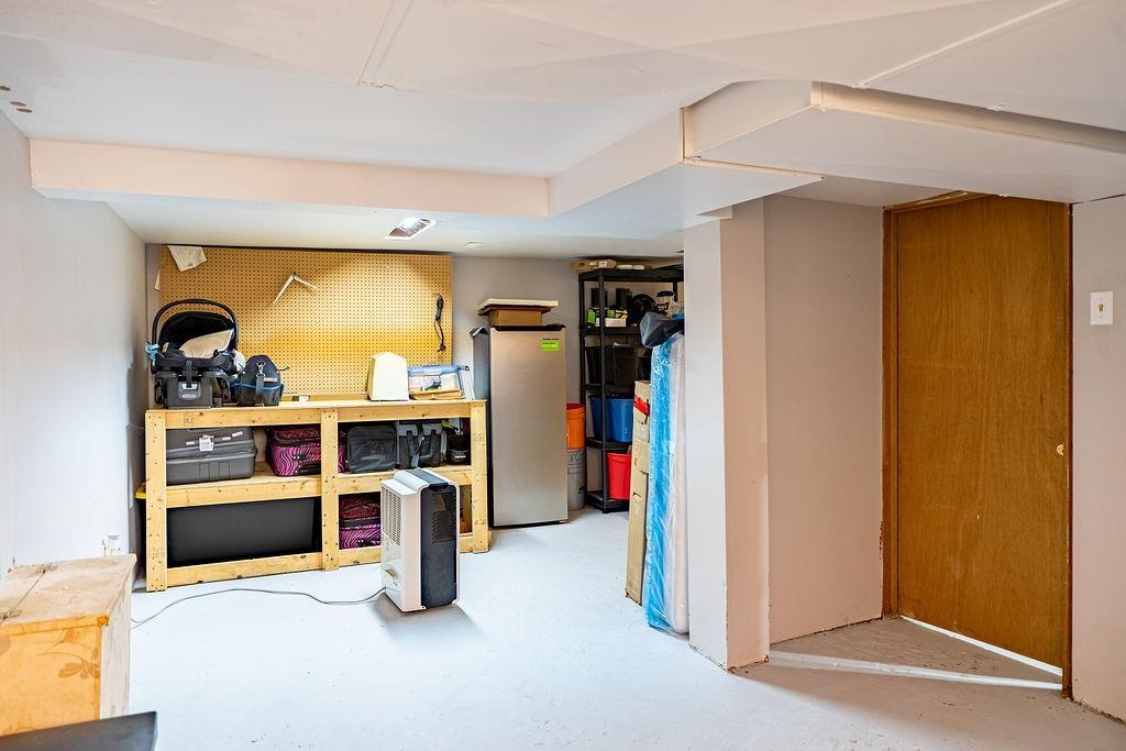 637 Catherine St., Thunder Bay, ON - Indoor