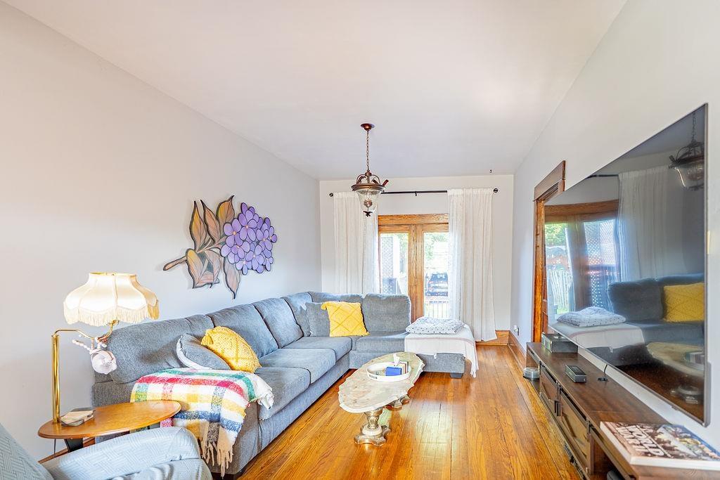 637 Catherine St., Thunder Bay, ON - Indoor Photo Showing Living Room