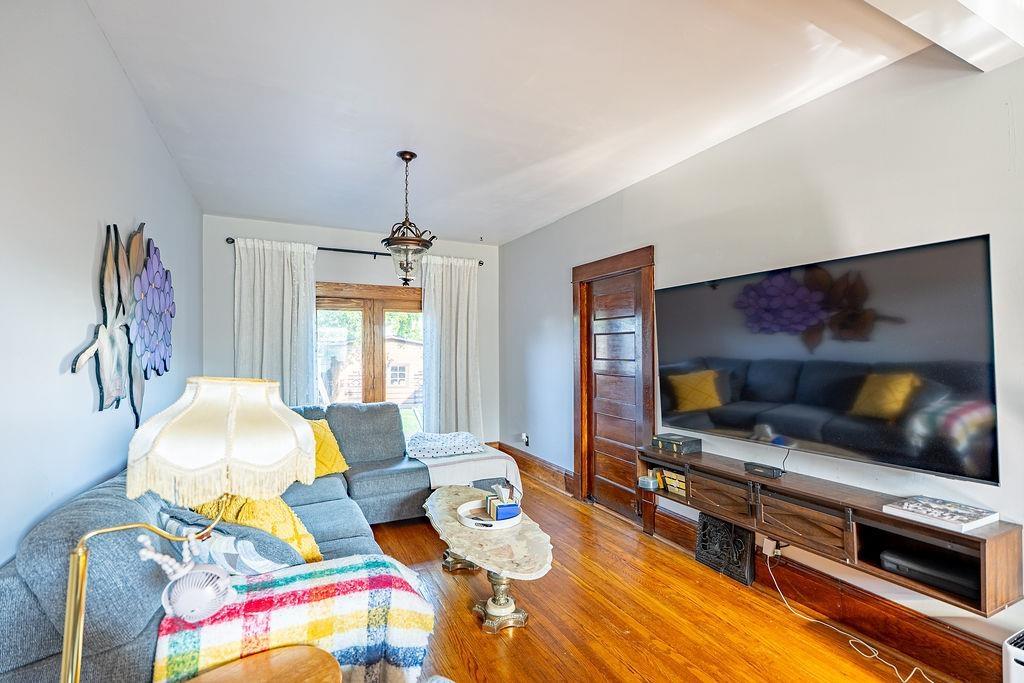 637 Catherine St., Thunder Bay, ON - Indoor Photo Showing Living Room