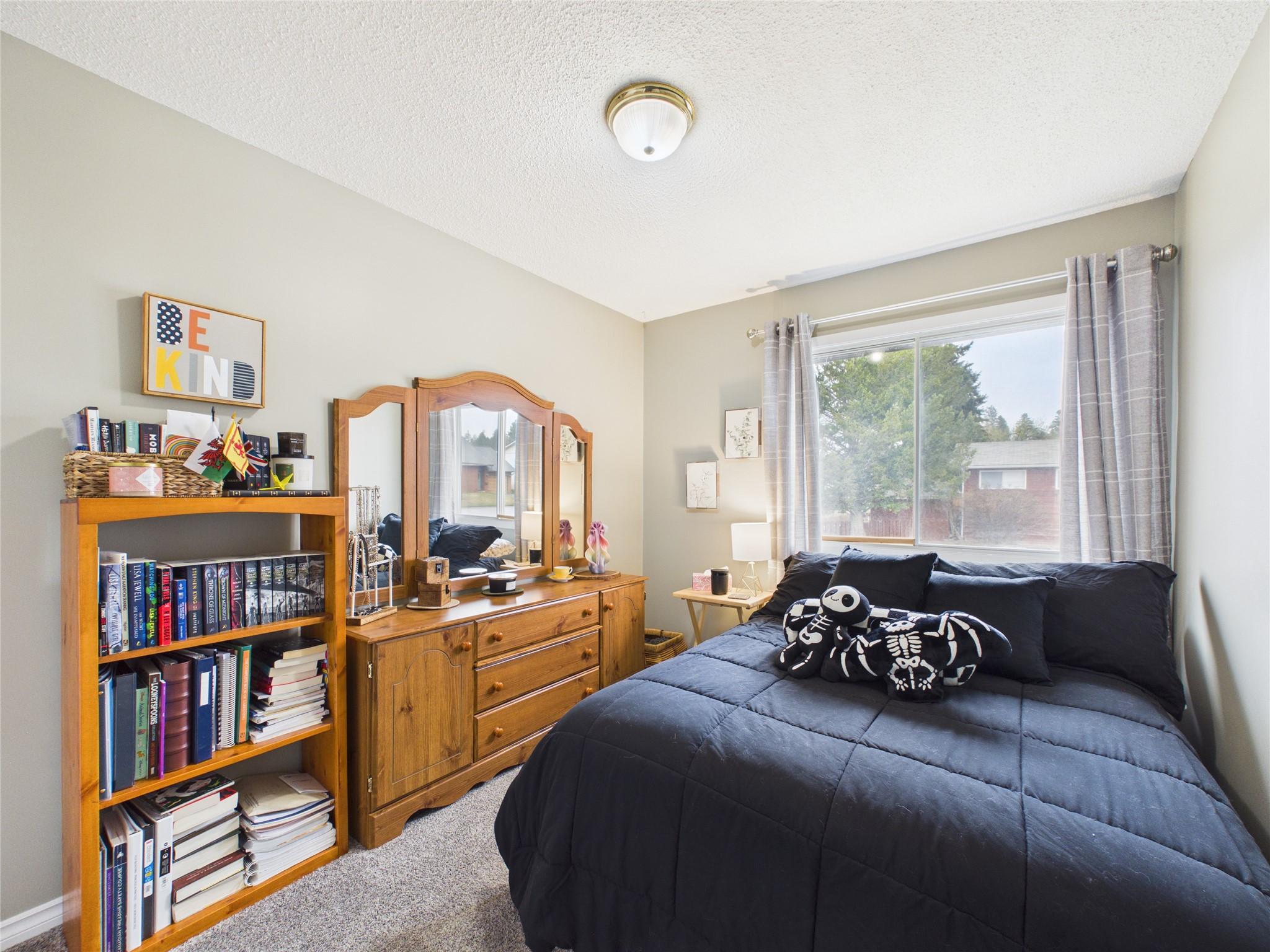 2320 5Th Street, Cranbrook, BC - Indoor Photo Showing Bedroom