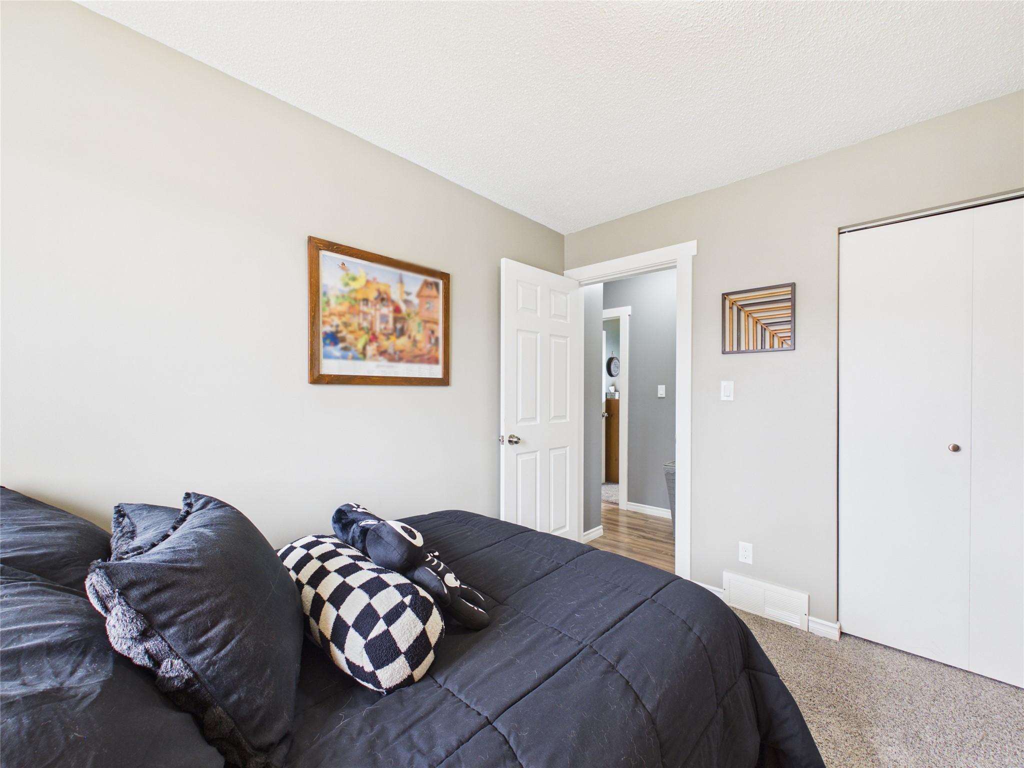 2320 5Th Street, Cranbrook, BC - Indoor Photo Showing Bedroom