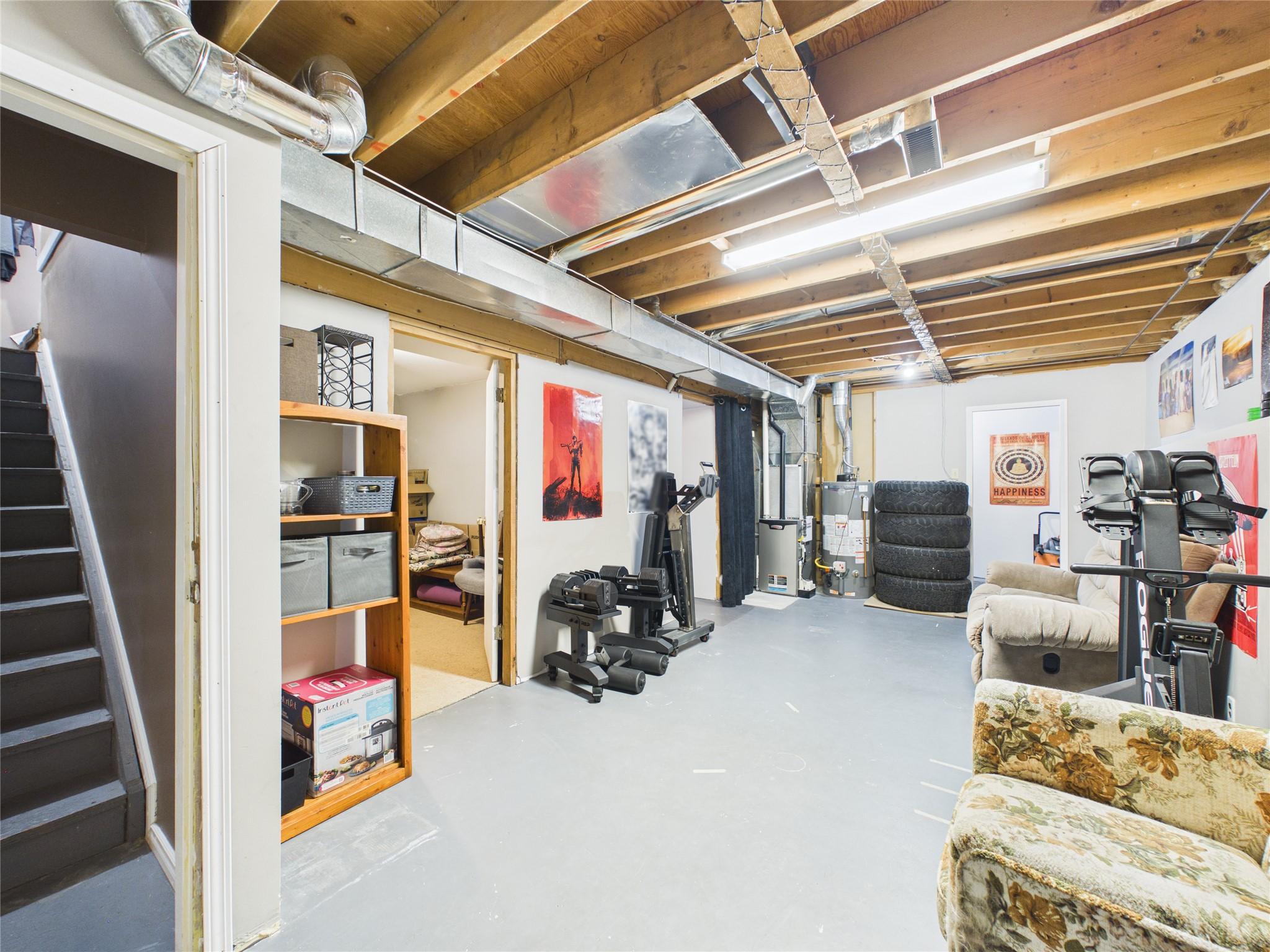 2320 5Th Street, Cranbrook, BC - Indoor