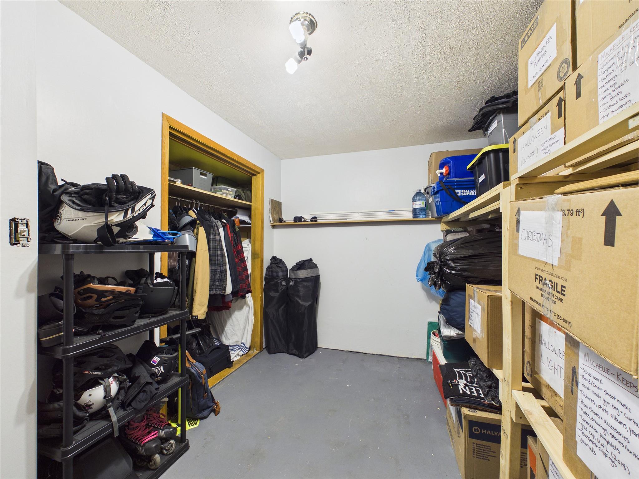 2320 5Th Street, Cranbrook, BC - Indoor