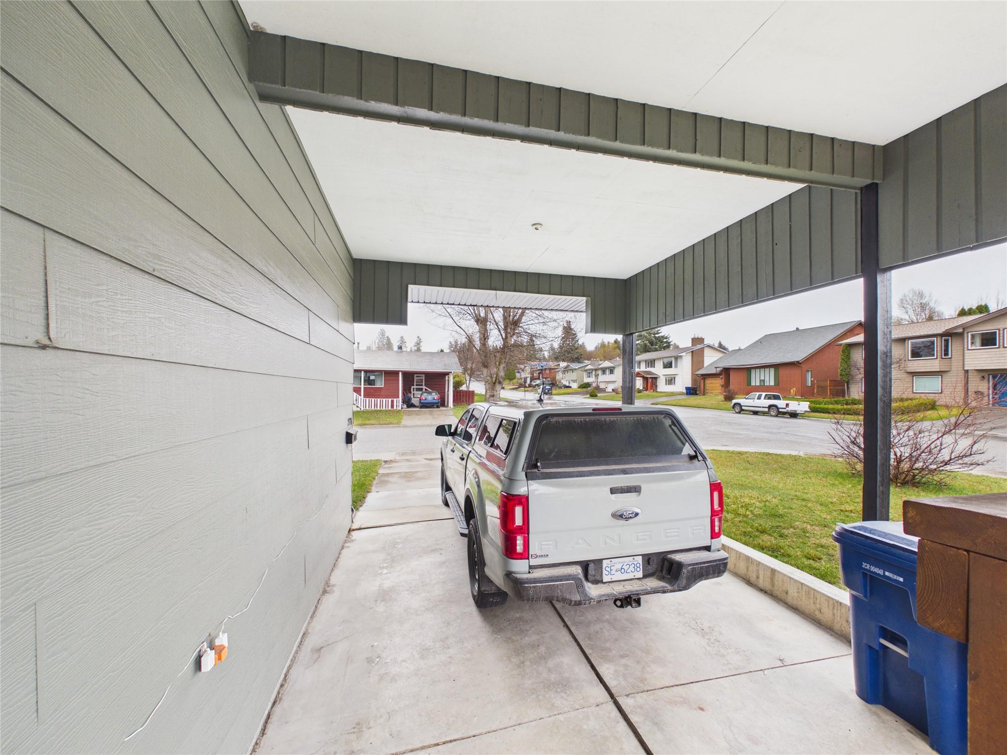 2320 5Th Street, Cranbrook, BC - With Exterior