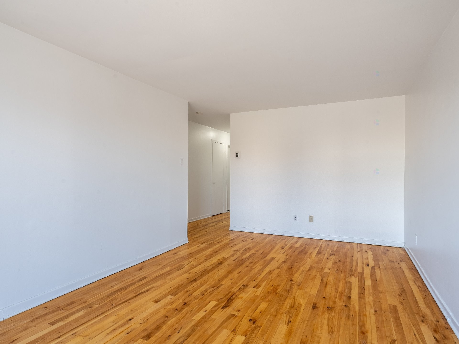 Salon - 8-30 Boul. St-Elzear O., Laval (Vimont), QC - Indoor Photo Showing Other Room