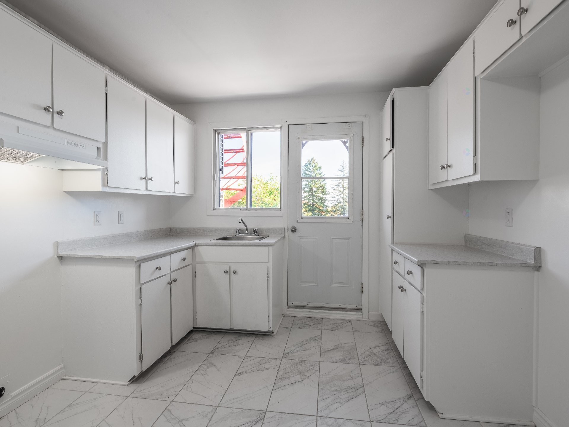 Cuisine - 8-30 Boul. St-Elzear O., Laval (Vimont), QC - Indoor Photo Showing Kitchen