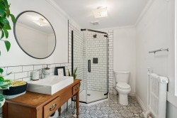 Salle de bains attenante à la CCP - 