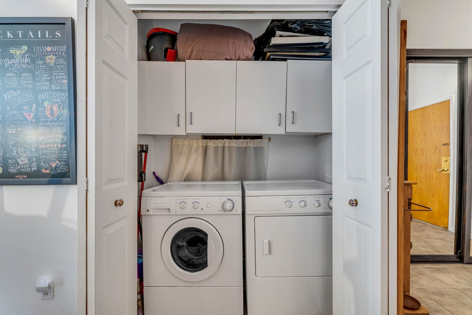 Laundry - 205-267 Rue St-Paul, Québec (La Cité-Limoilou), QC