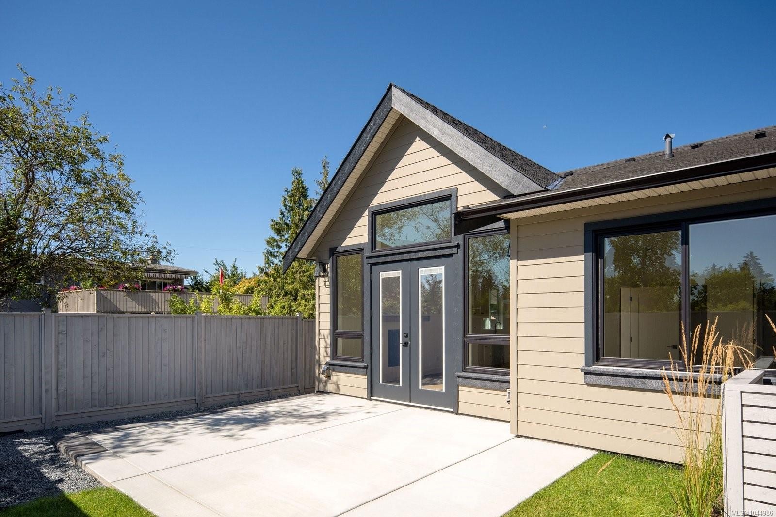 10011 Chicory Pl, Sidney, BC - Outdoor