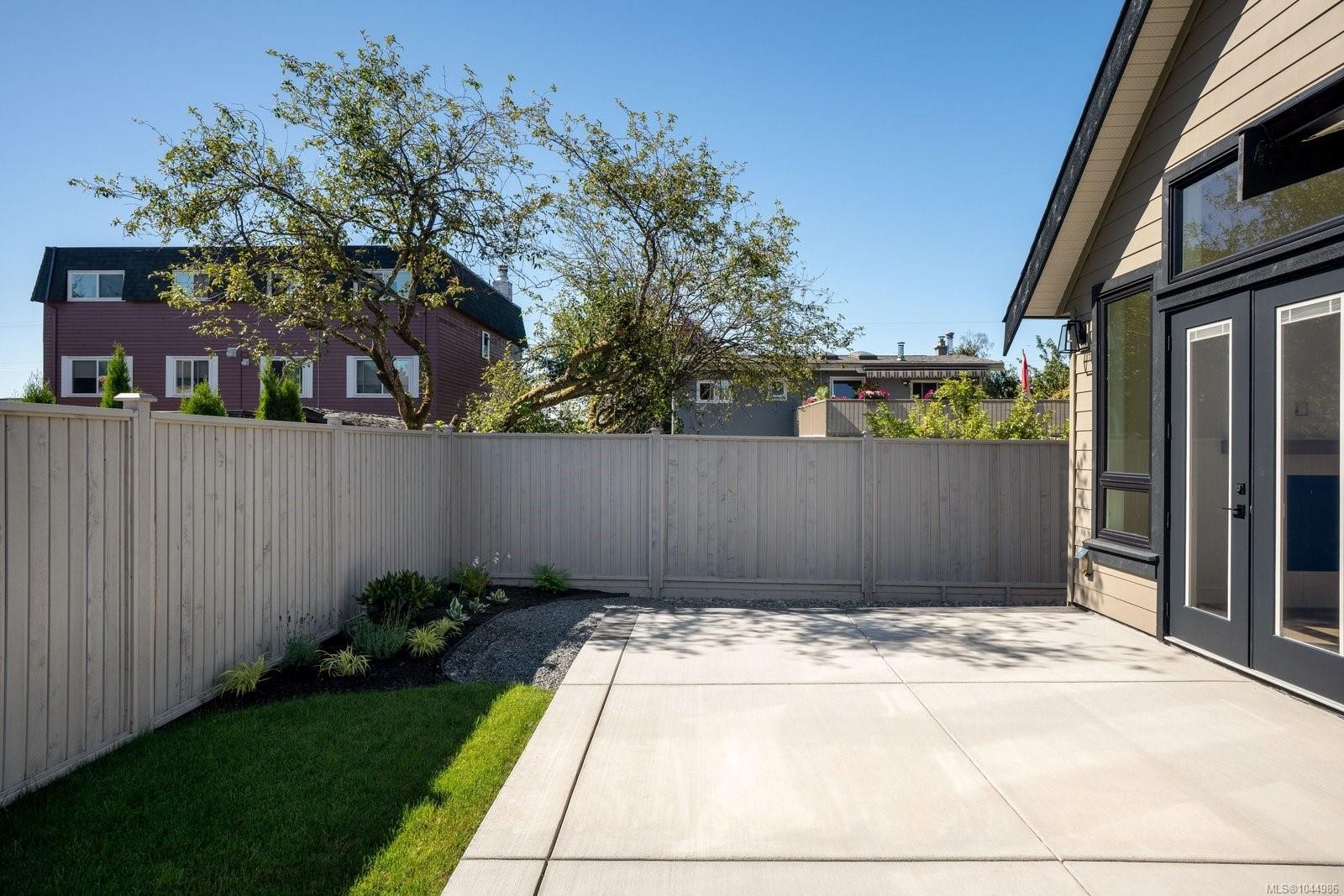10011 Chicory Pl, Sidney, BC - Outdoor